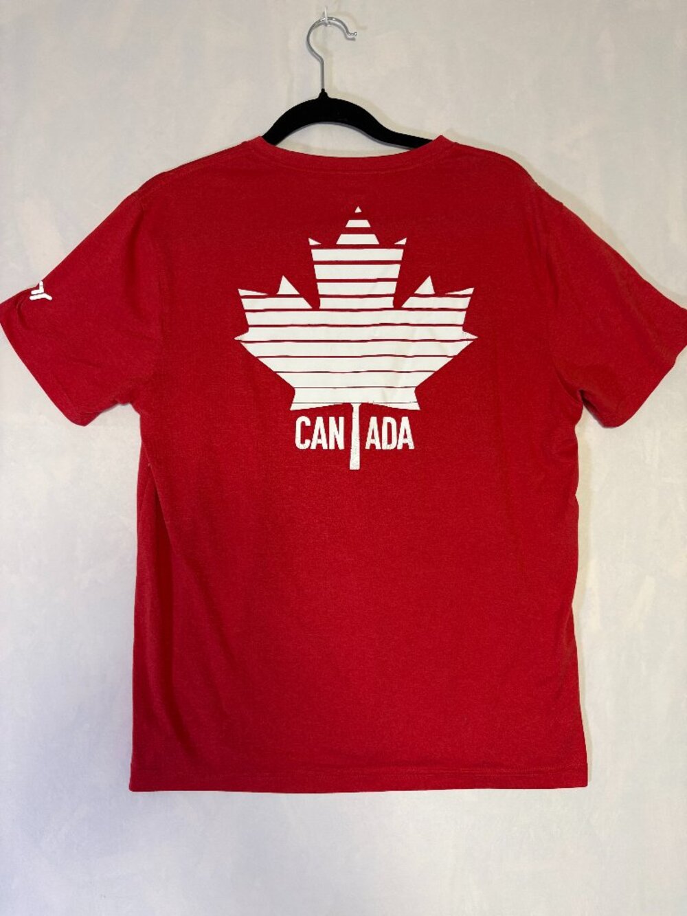 Old Navy Active Canada Maple Leaf Men’s T-Shirt Red Size Medium